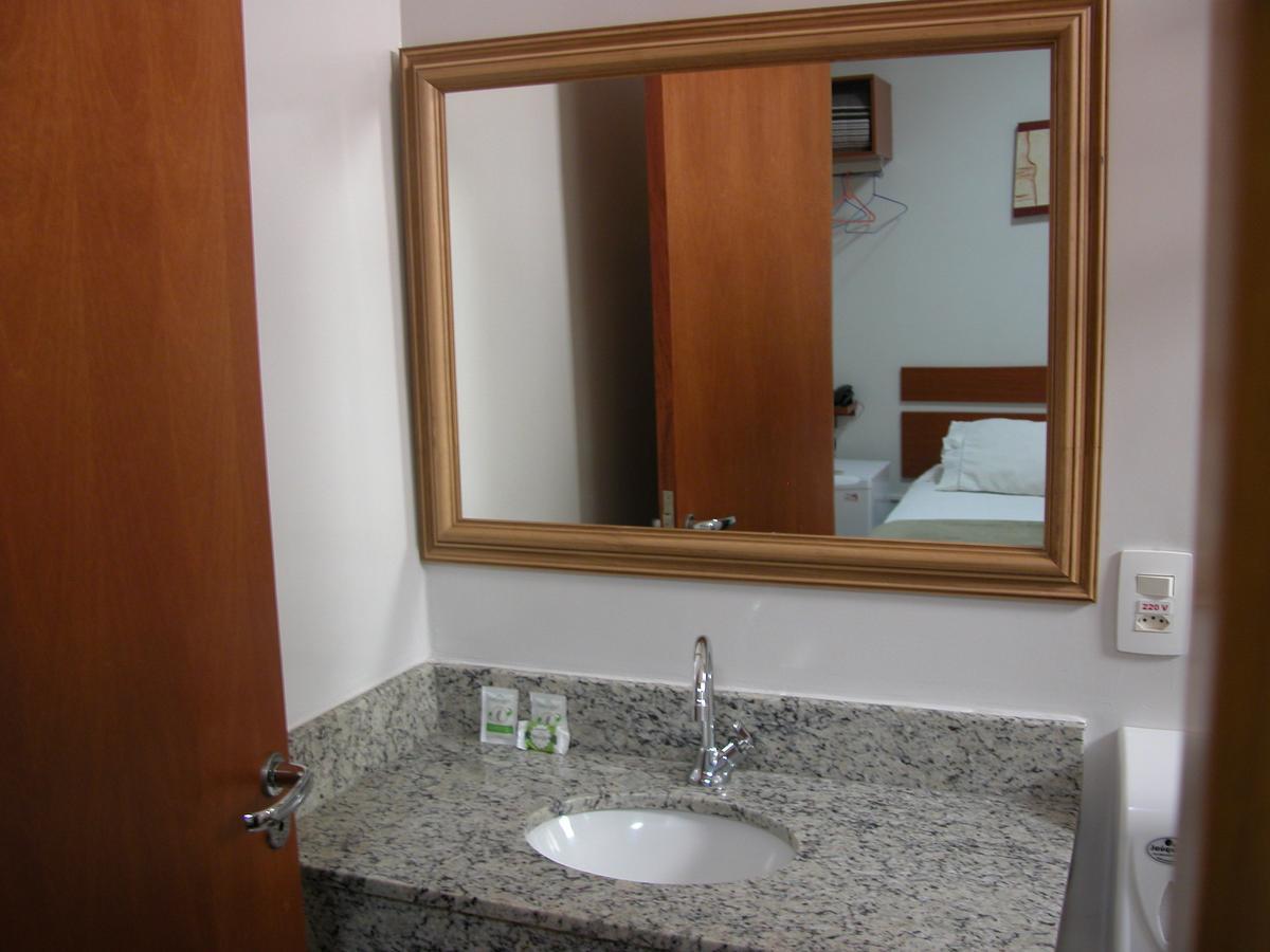Hotel Avenida Tupa Екстер'єр фото
